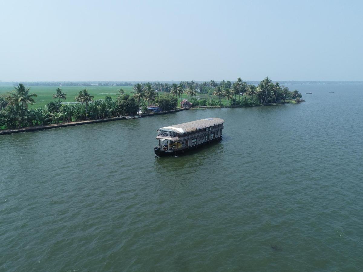 Friends Cruise, Nightstay Houseboat-VACCINATED STAFF Alappuzha Buitenkant foto