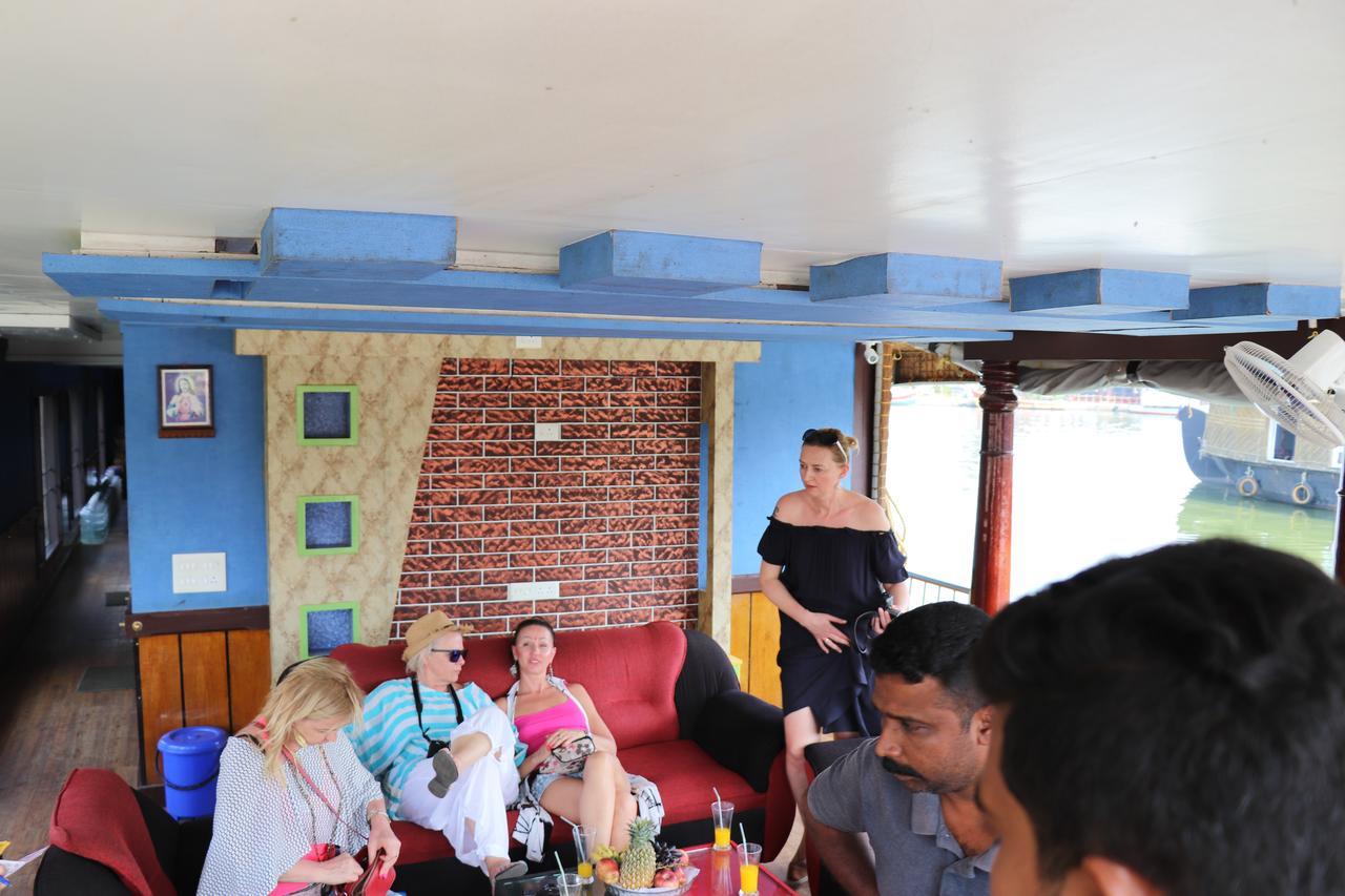 Friends Cruise, Nightstay Houseboat-VACCINATED STAFF Alappuzha Buitenkant foto