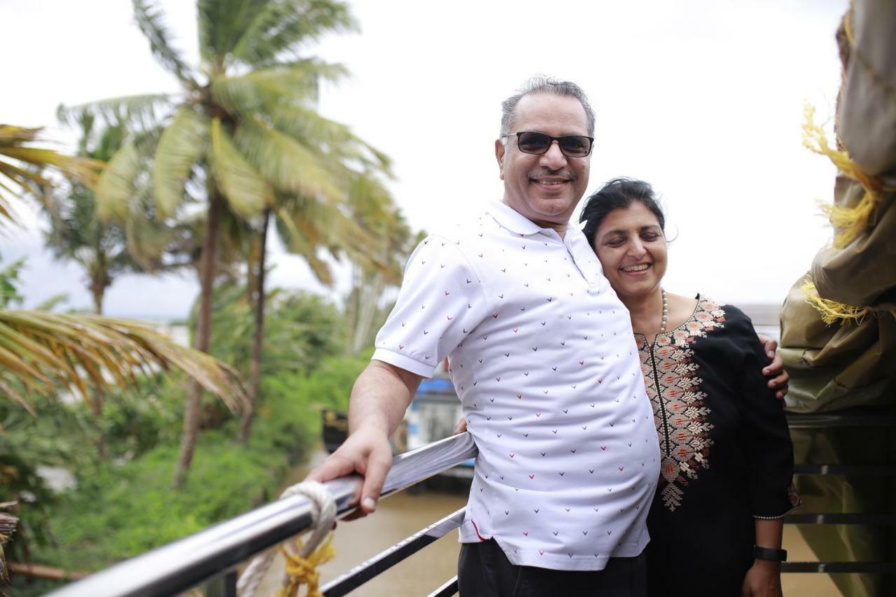 Friends Cruise, Nightstay Houseboat-VACCINATED STAFF Alappuzha Buitenkant foto